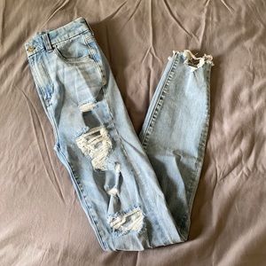 Light Wash Ripped Jean (360 NEXT LEVEL STRETCH) 🤍